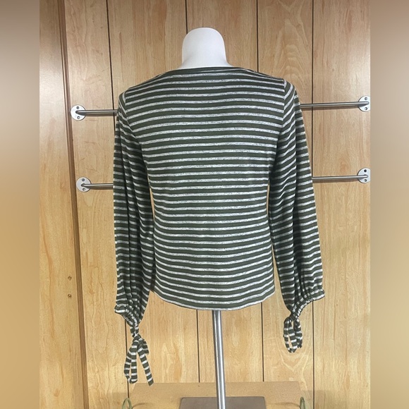 A.N.A. Sweater SZ - L - Picture 3 of 5